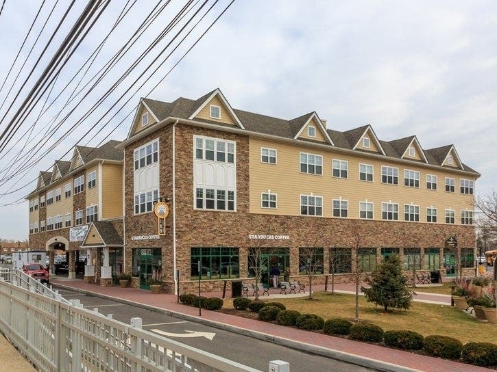 Fairfield Properties recently purchased The Jefferson at Farmingdale Plaza.