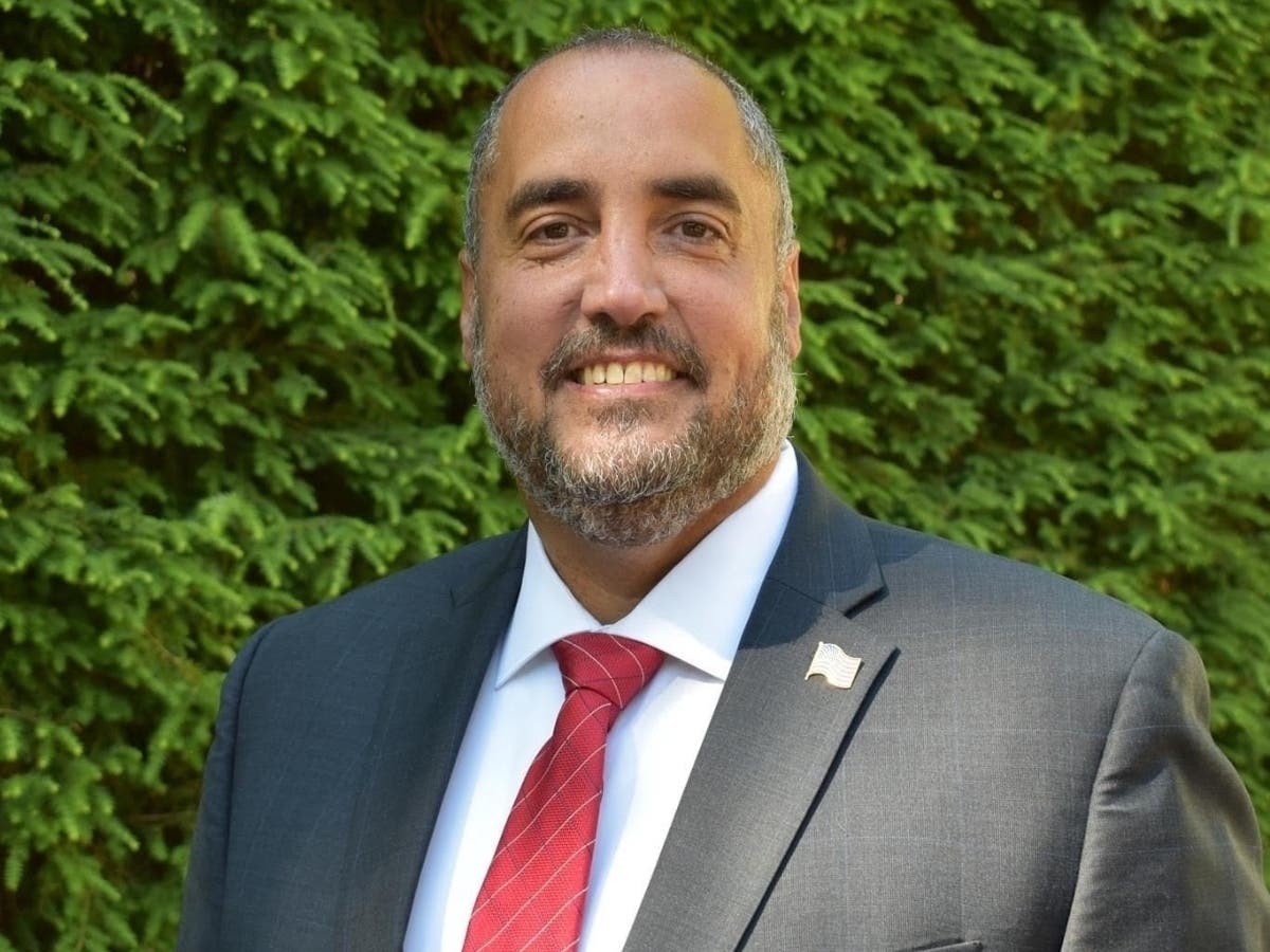 Mike Siderakis is a challenging candidate for New York State Senate District 2.