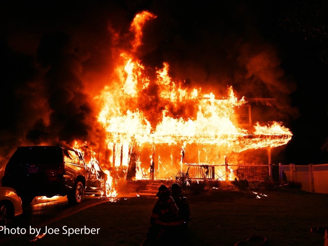 https://patch.com/img/cdn20/users/23350902/20210927/041802/styles/patch_image/public/smithtown-fire-092721-d___27161457762.jpg