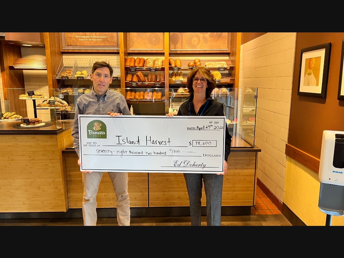 L-R: Greg George, VP of Operations, Doherty Enterprises (Panera Bread), Randi Shubin Dresner, president & CEO of Island Harvest Food Bank.