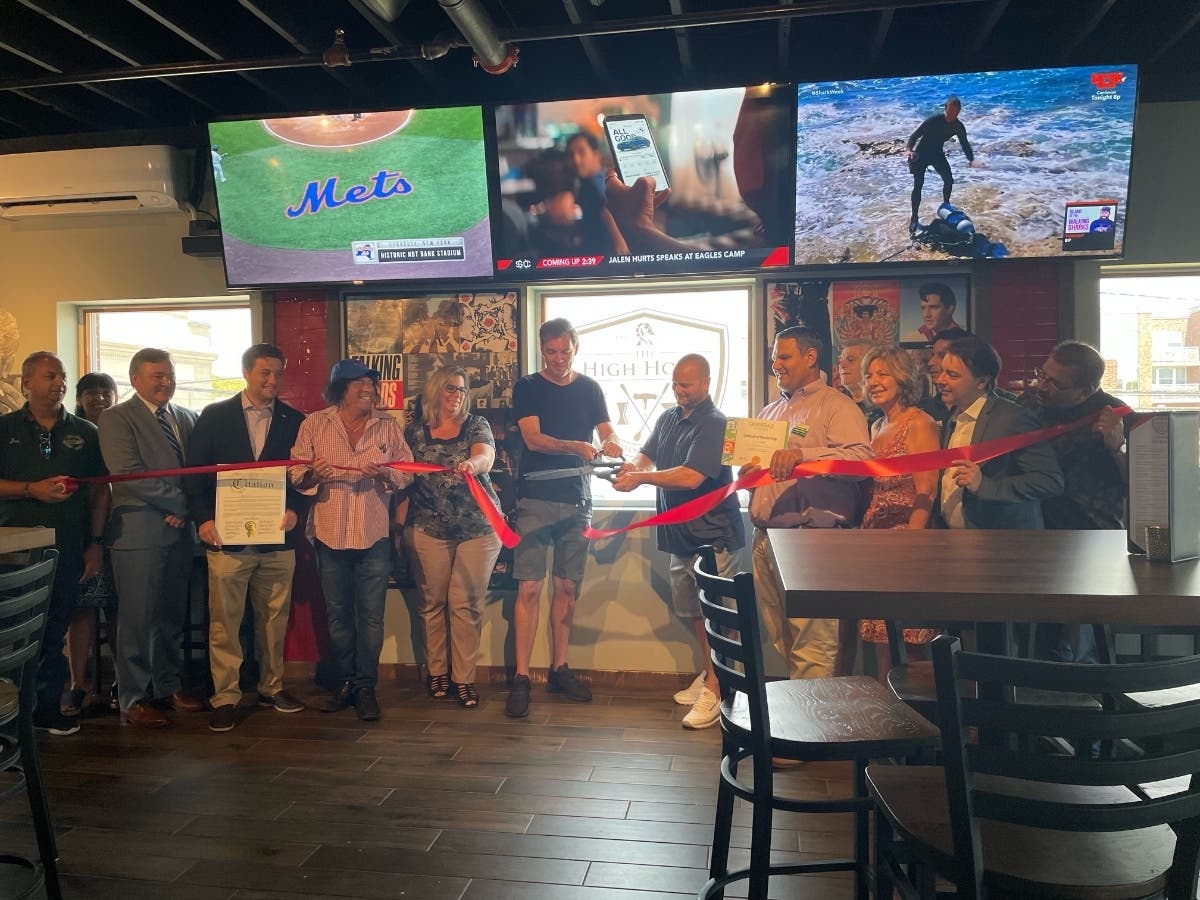 The High Horse in Farmingdale, located above Dark Horse Tavern, celebrated its grand opening on Wednesday.