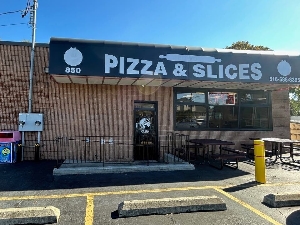 The Pie Hole has opened in Farmingdale. It is owned by chef Marc Bynum.