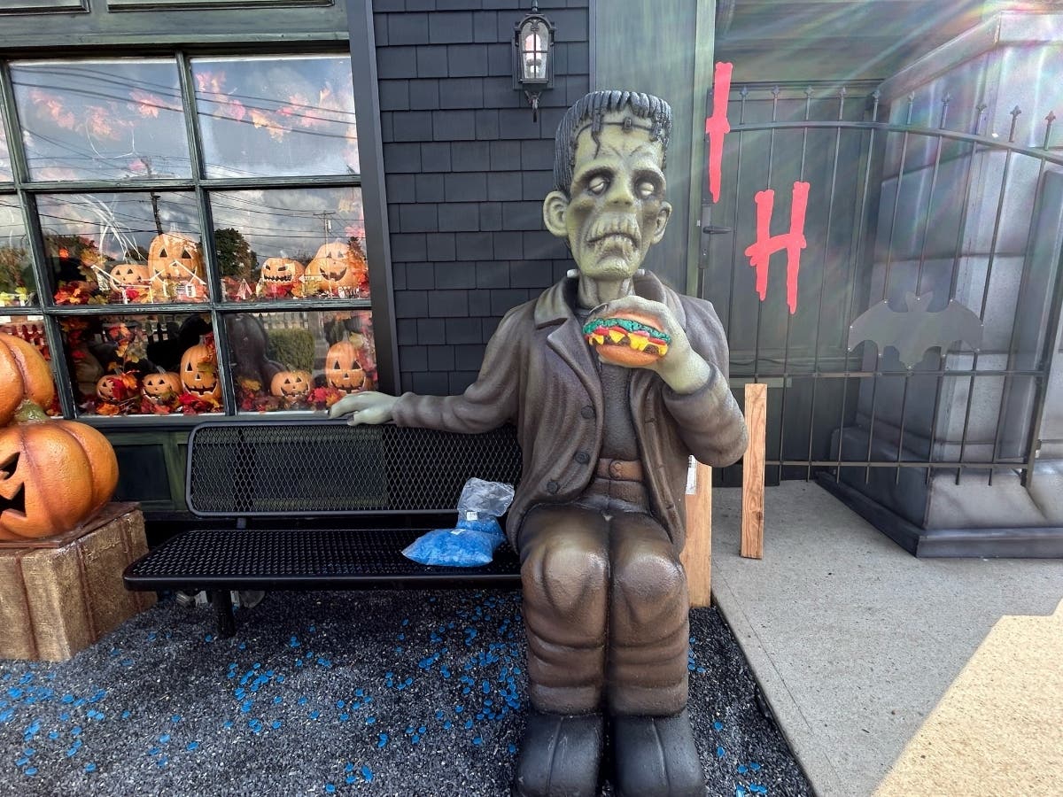 The Haunted House of Hamburgers is targeting an opening date before Halloween, says owner Jordan Desner.