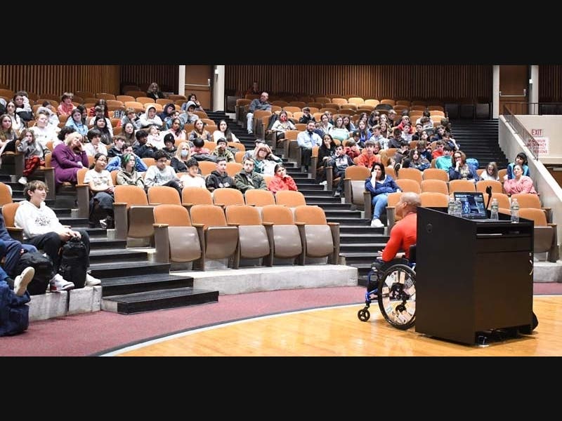 Long Island Paralympian Visits Nesaquake Middle School In St. James