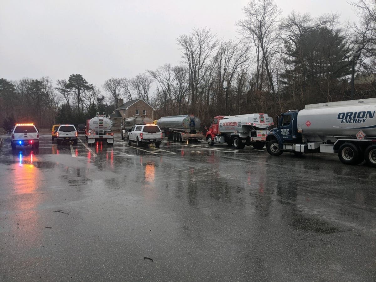12 Fuel Trucks Inspected At Suffolk Checkpoint By Police Commack, NY