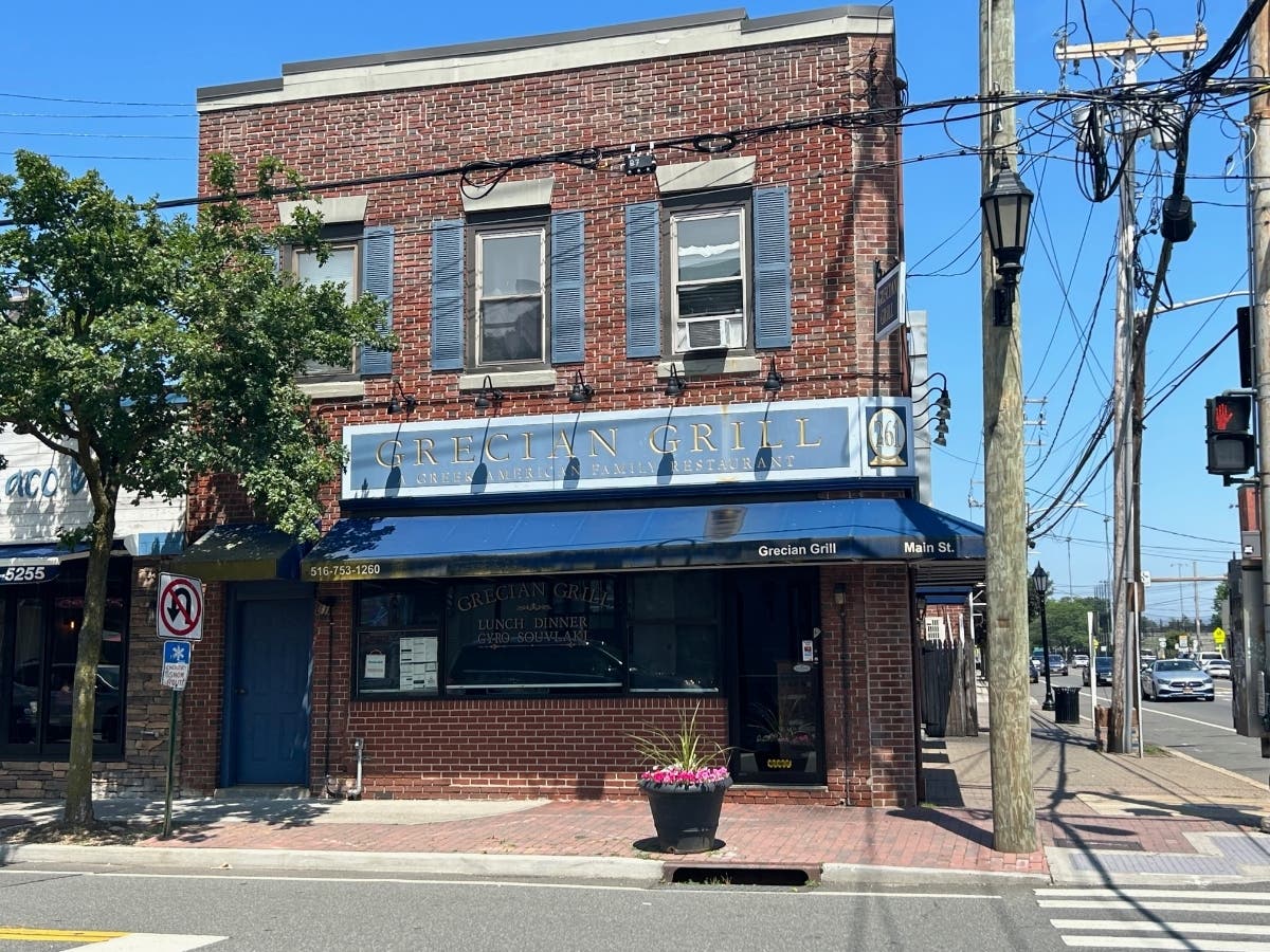 Grecian Grill of Farmingdale closed, as the owners have retired.