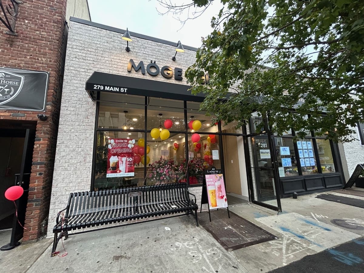 Möge Tee opened in Farmingdale.