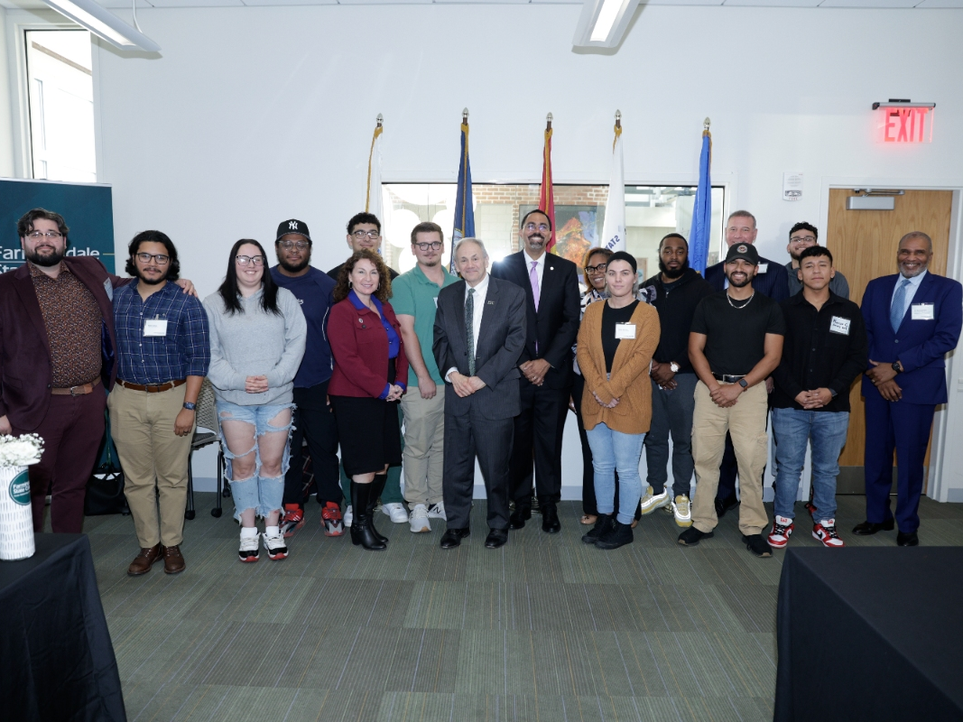 The Veterans Enrollment and Support Internship​ Program was announced by State University of New York Chancellor John B. King, Jr.