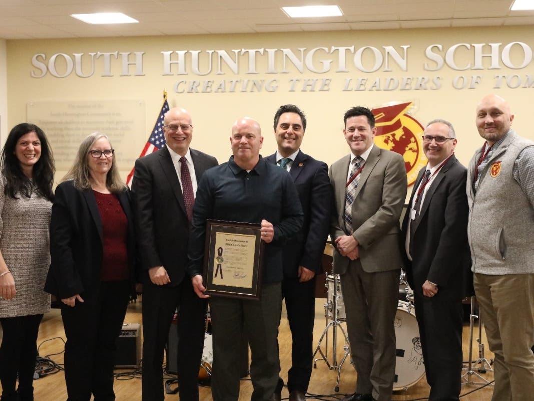 L-R: Oakwood Principal Annie Michaelian, School Board VP Linda LaCara, Superintendent Vito D’Elia, Security Guard Christopher Triquet, Board President Nicholas Ciappetta, board trustees William Biangasso and Frederick Scragg.