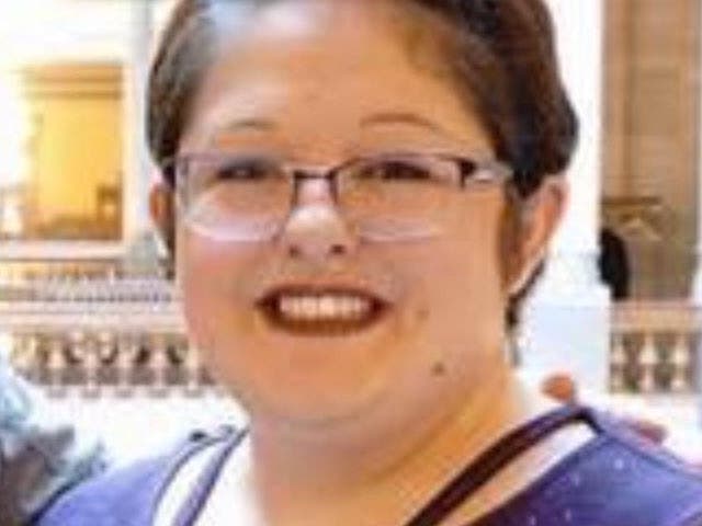 A 32-year-old Severn mom of three died while hiking in the heat.