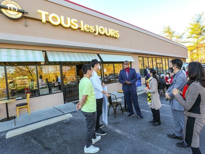 The pair visited nine businesses along Baltimore National Pike in Ellicott City, meeting with owners and awarding each business with a $2,500 grant.  