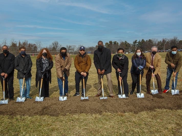 Howard County Recreation & Parks operates youth and adult leagues with teams that utilize the two cricket pitches at Schooley Mill Park and the pitch at Murray Hill Middle School. 