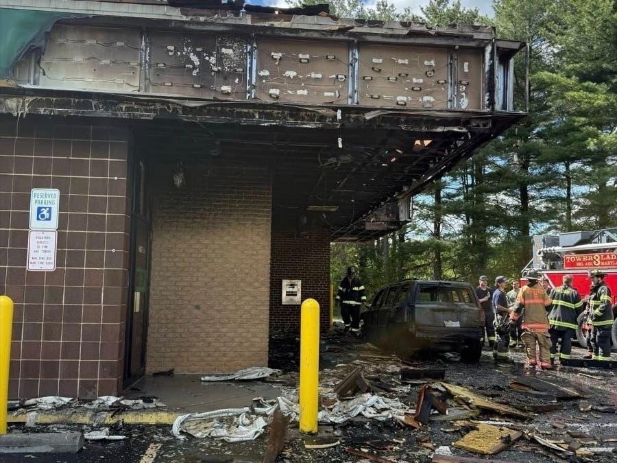 The building, located in the 6900 block of Delta Road, is occupied by ﻿M&T Bank. A vehicle in the drive-thru lane sparked the fire, officials said.