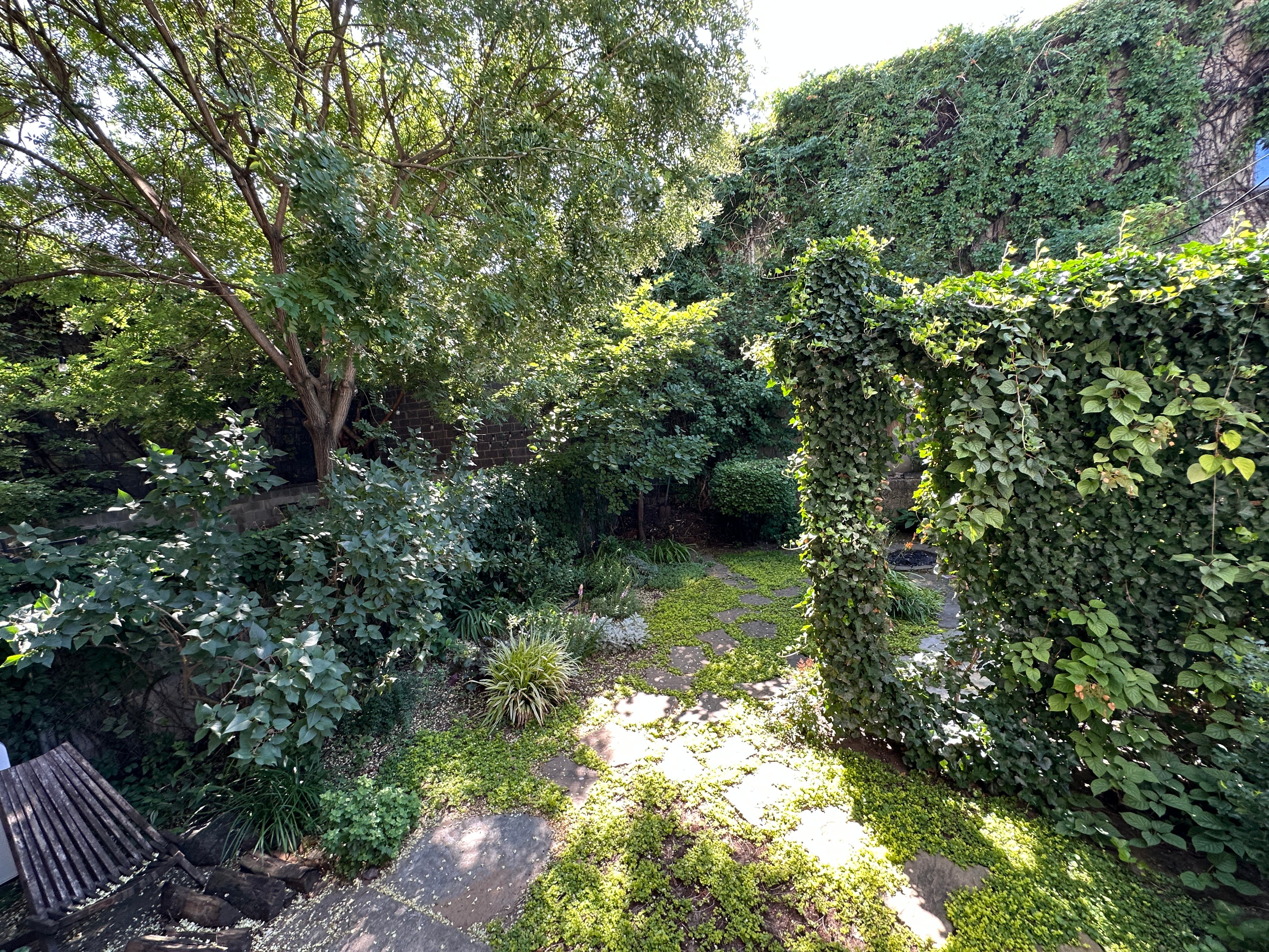 Red Hook 1BR+ with Shared Backyard — Heat & Hot Water Included