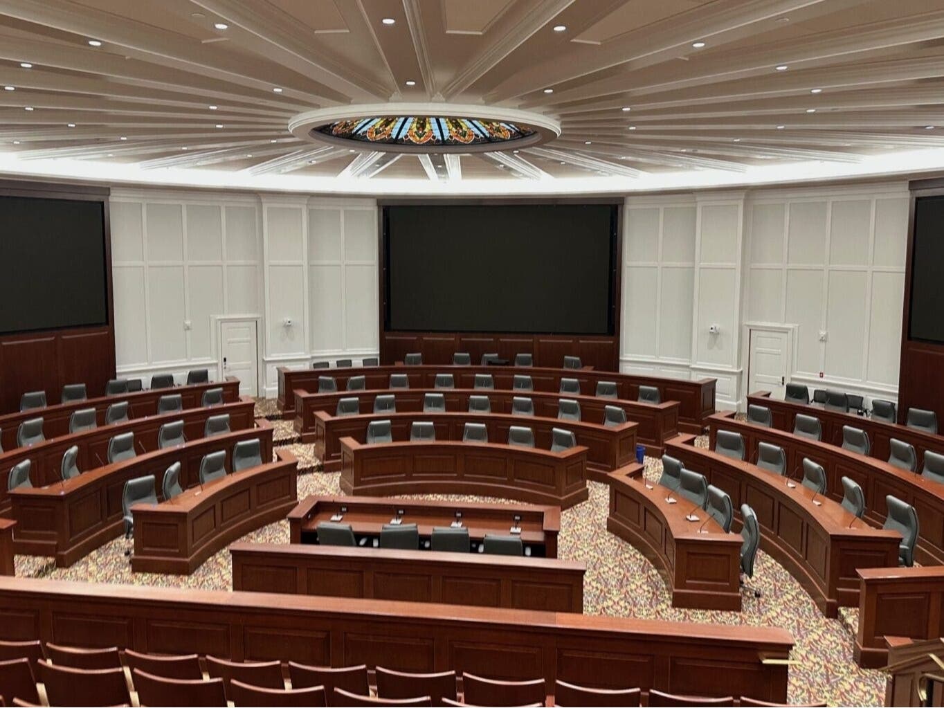 House and Senate lawmakers will convene in the Department of Legislative Services joint hearing room for Monday’s redistricting debate. The room can seat two Senate and two House committees and over 200 people in the gallery.