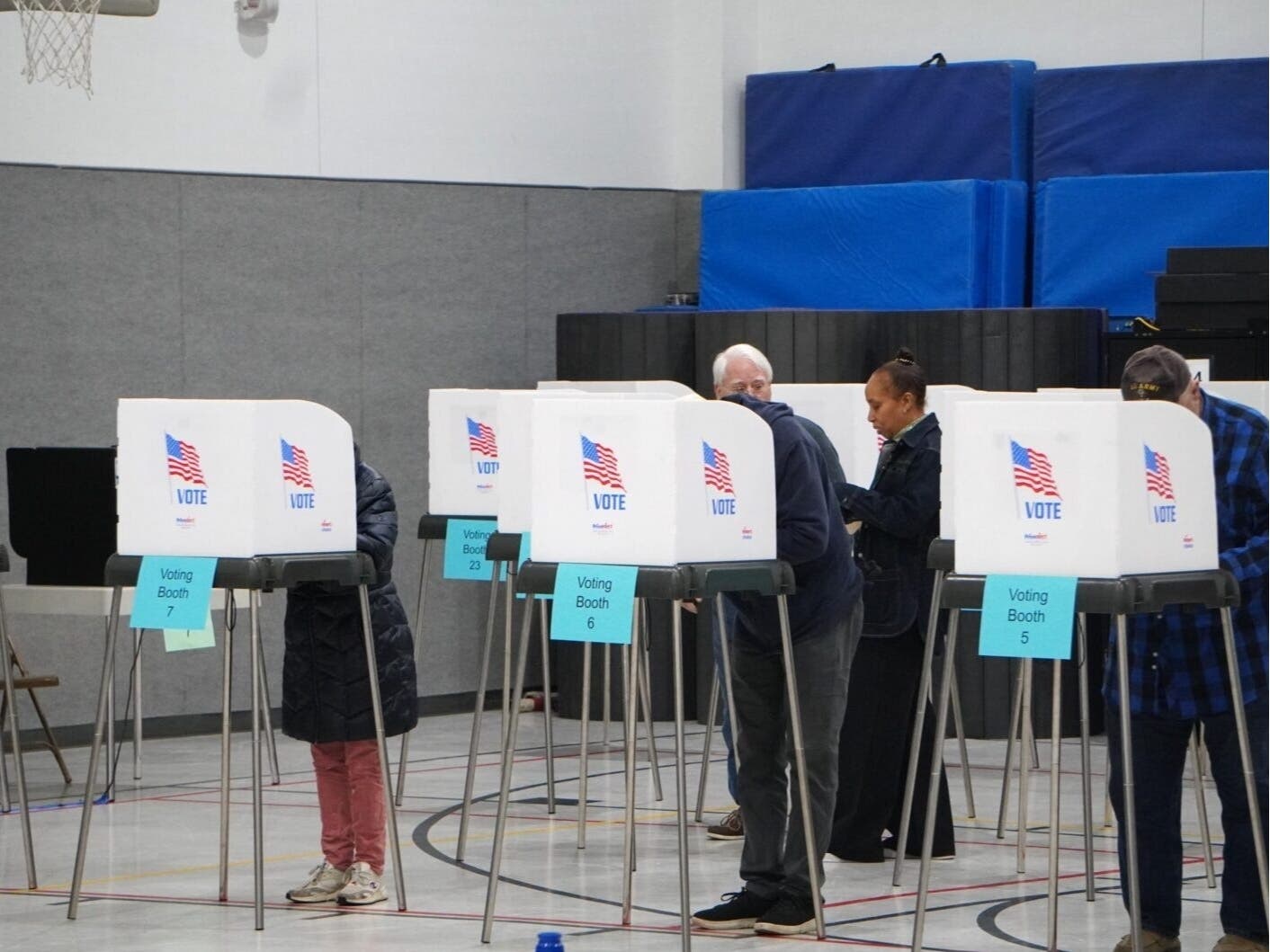 Voters cast their ballots Thursday at Honeygo Community Center in Baltimore County. With few competitive races on the ballot, attention is turning to the more competitive legislative subdistricts.