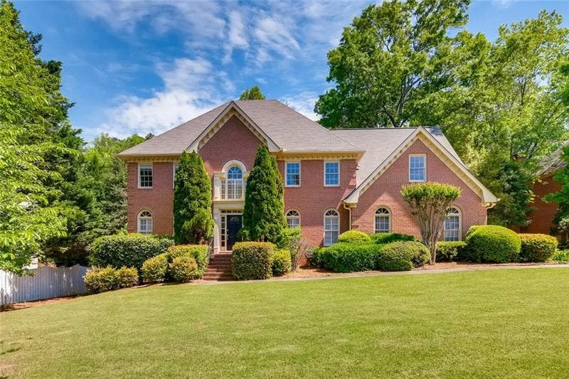 5 bedroom 3.5 bath All sides brick home in Sandy Springs/Dunwoody