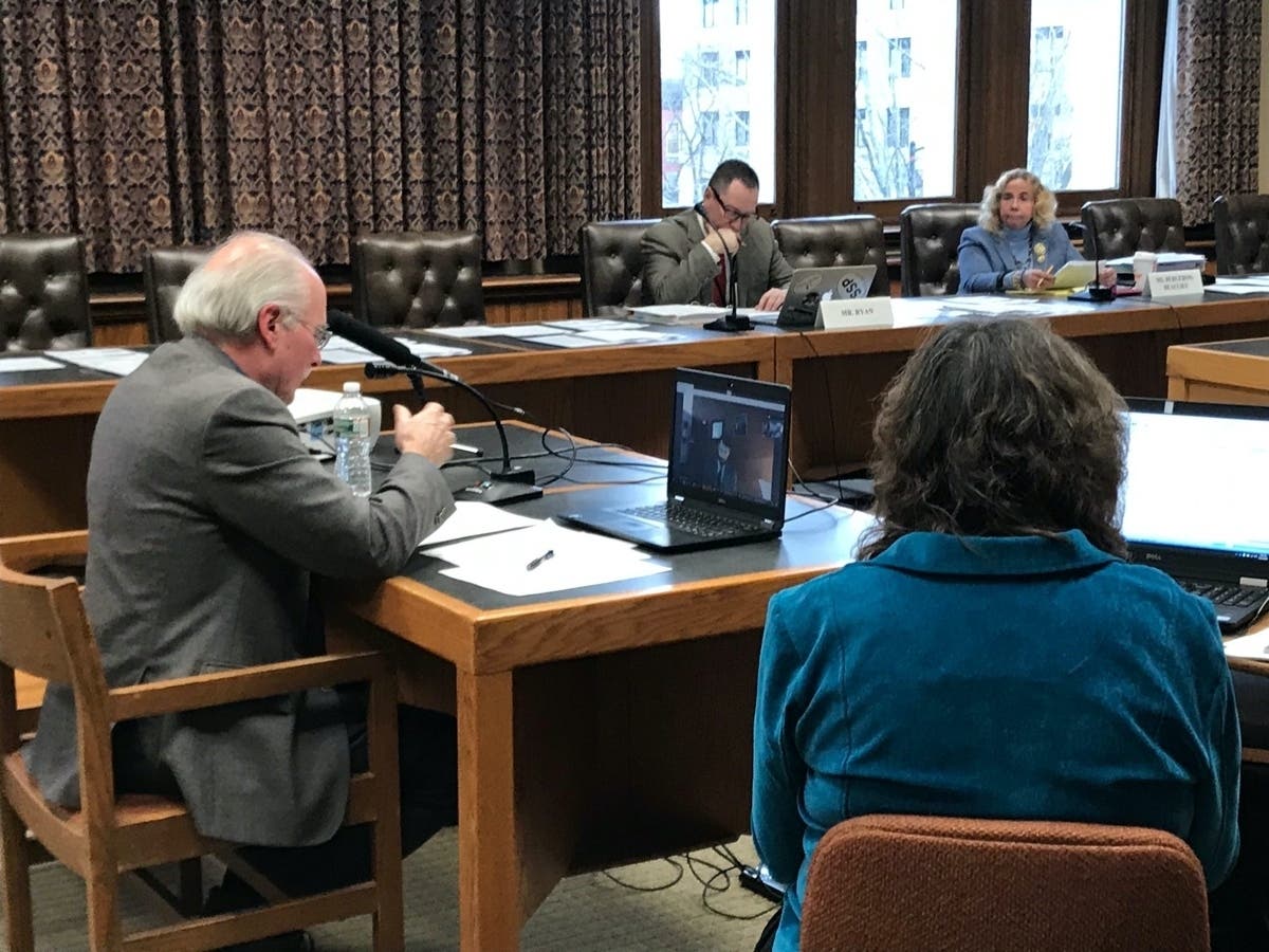 Bruce Mallory, project director for the Carsey School of Public Policy, which will work with the Commission to Study School Funding, explains his organization’s proposal to commission members Jan. 27 in the Legislative Office Building.