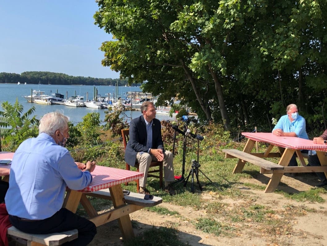 Gov. Chris Sununu met with restaurant owners Sept. 26 at Newick's in Dover.