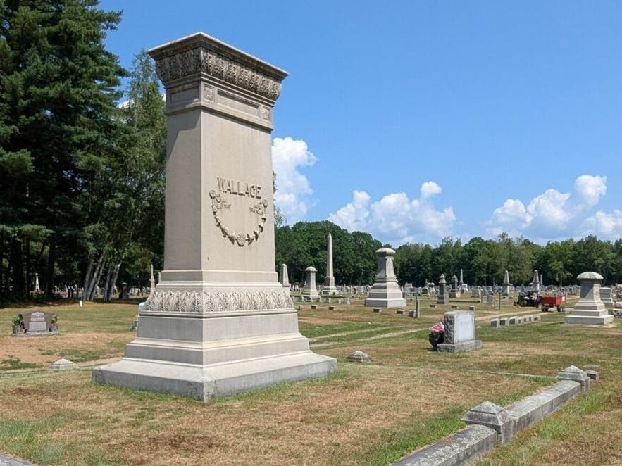 Sumner Wallace, a shoe manufacturer and state politician, is buried in Rochester Cemetery. In addition to investing in banks, railroads and electric utilities, he served as a state rep, Executive Councilor, RNC delegate, and presidential elector.
