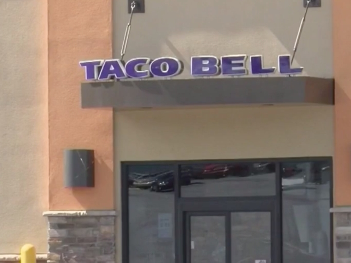 Taco Bell says they will raise the salaries for some of its store managers to $100,000 as part of a slate of ambitious New Year’s resolutions for 2020.