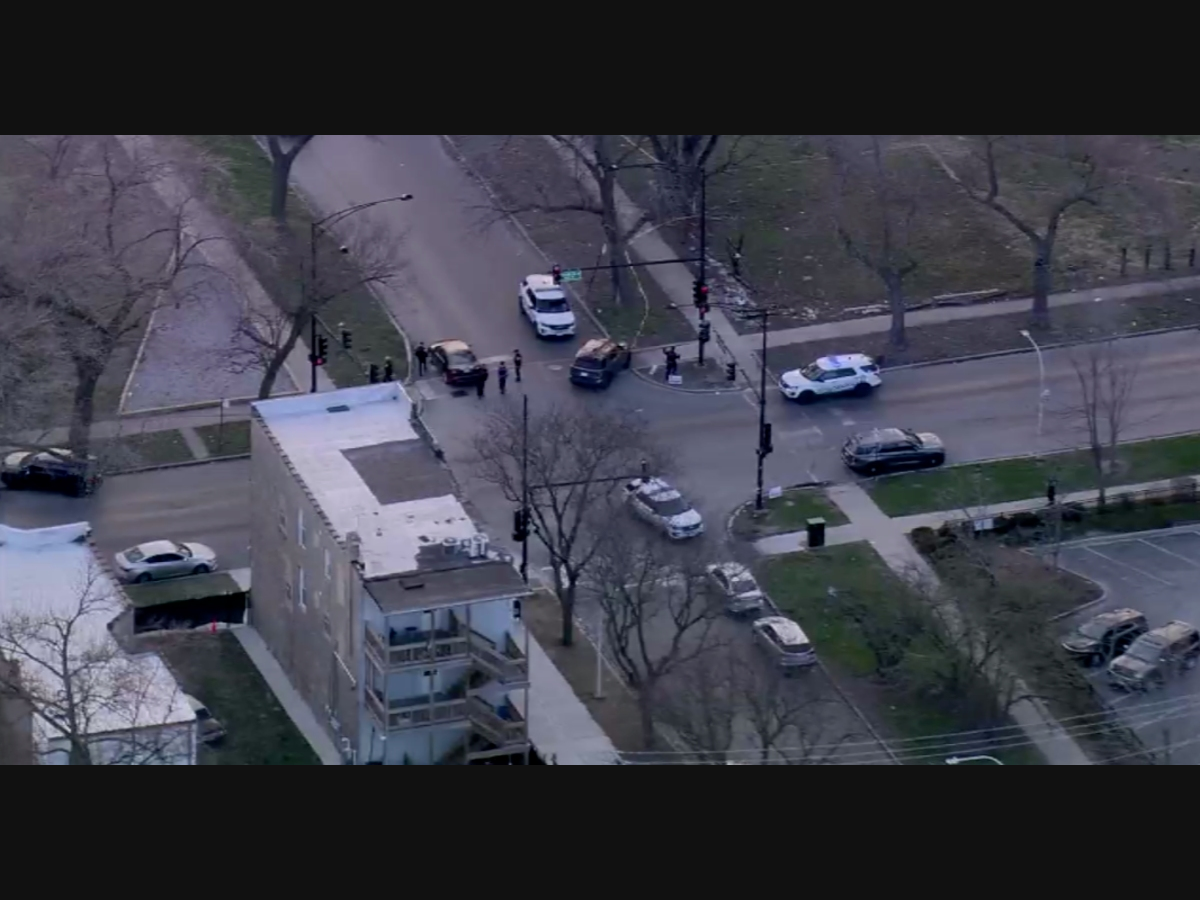 Off-Duty Chicago Police Officer Shot On West Side – VGCZ