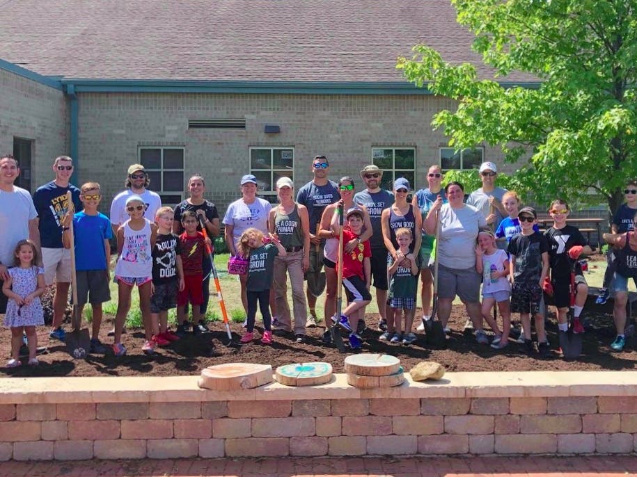 Lincoln Elementary Unveils New Outdoor Classroom And Garden