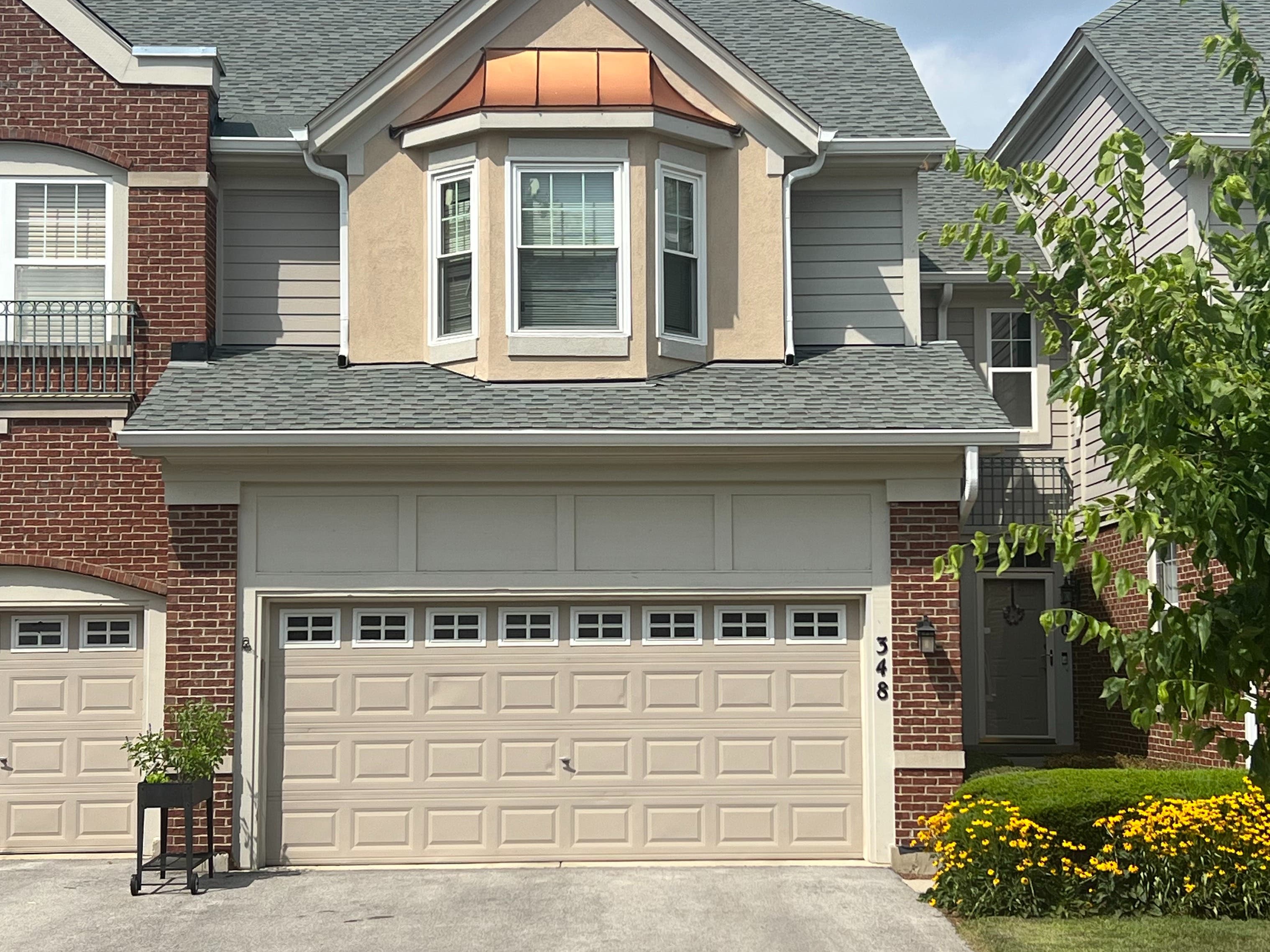 2 Story Townhome  in POPULAR PINEHURST!