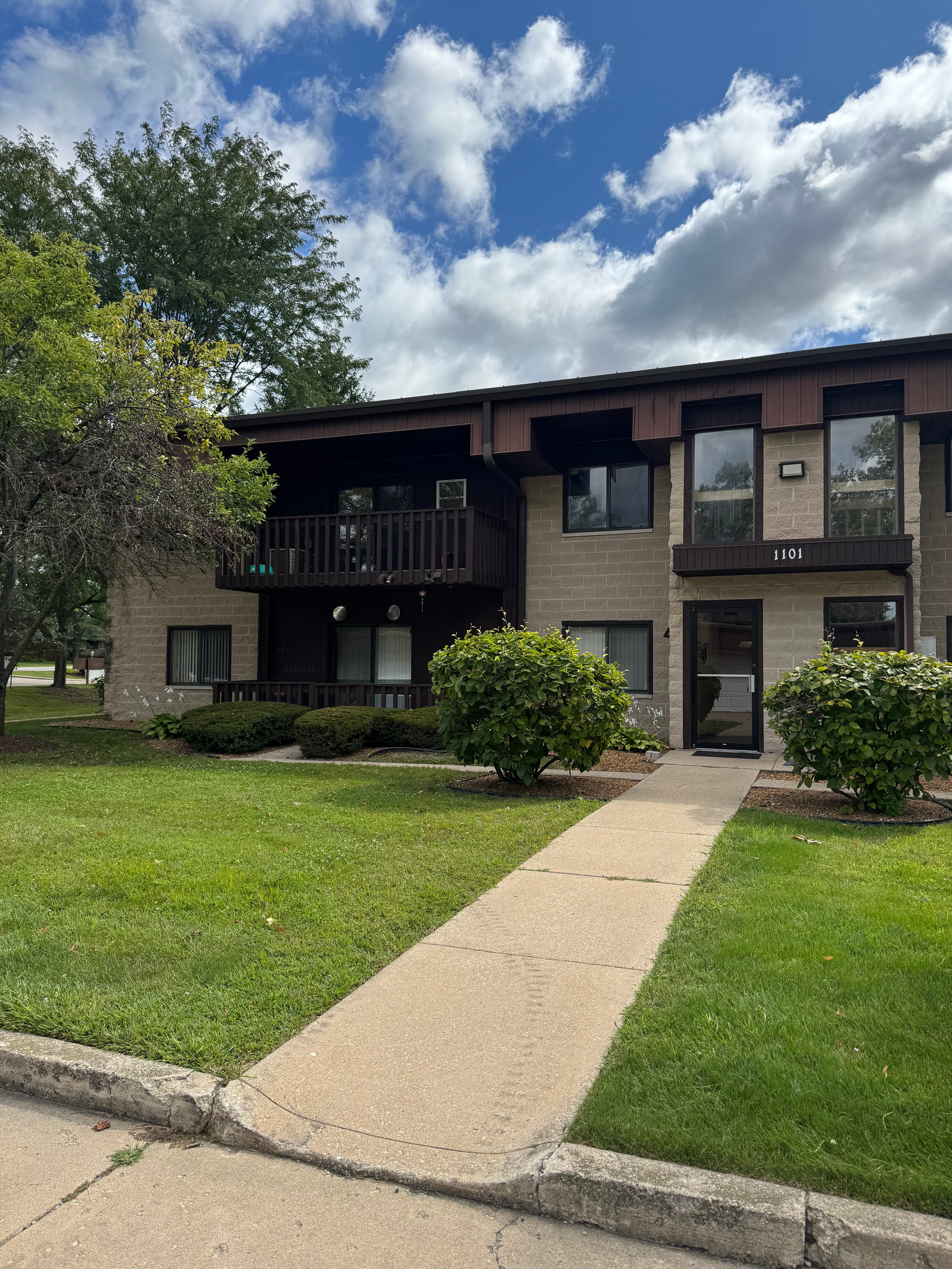 Lockport Condo a few minutes from I-355