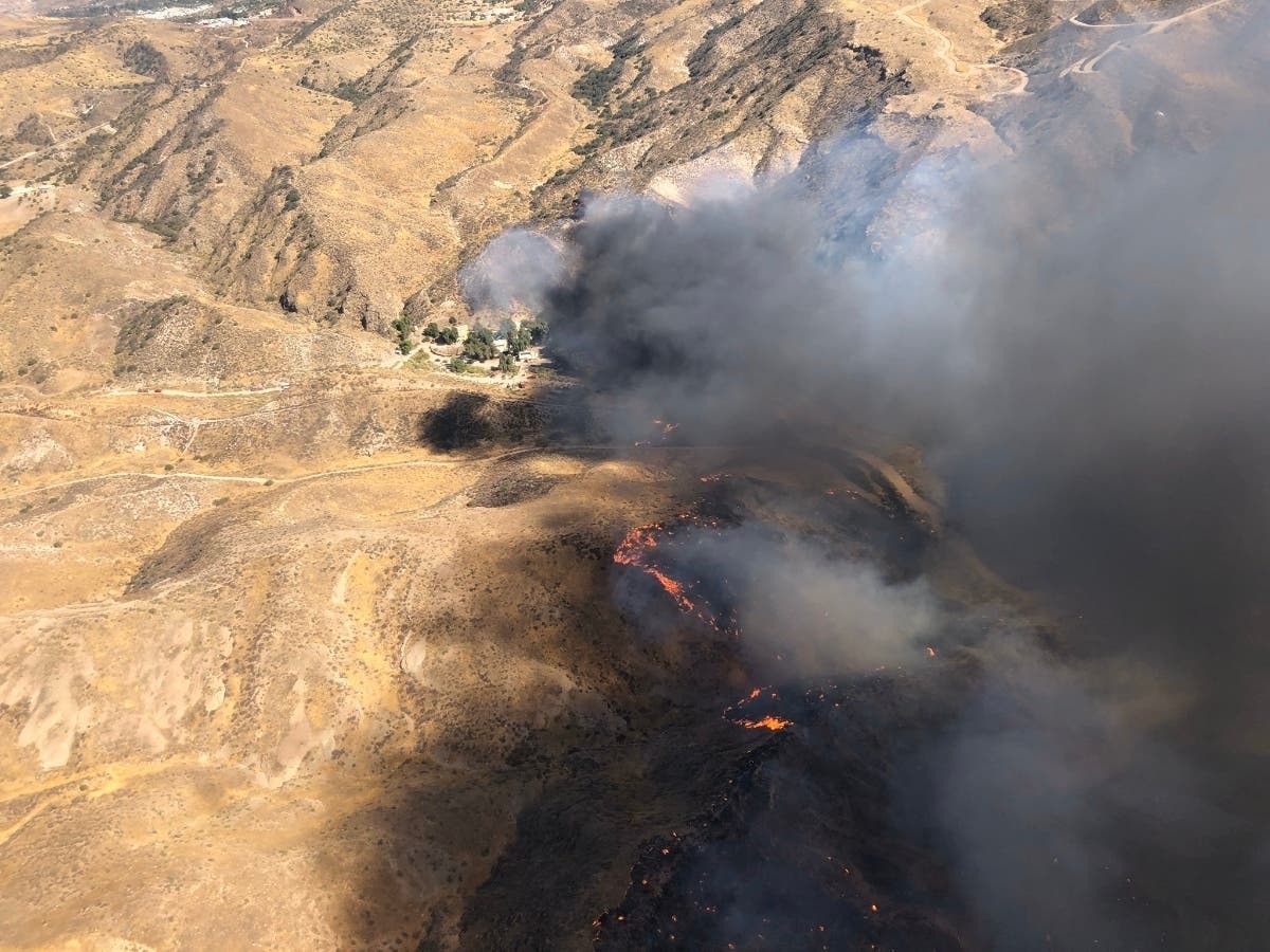 The growing brush fire has quickly burned more than 3,000 acres in Santa Clarita's Canyon Country.