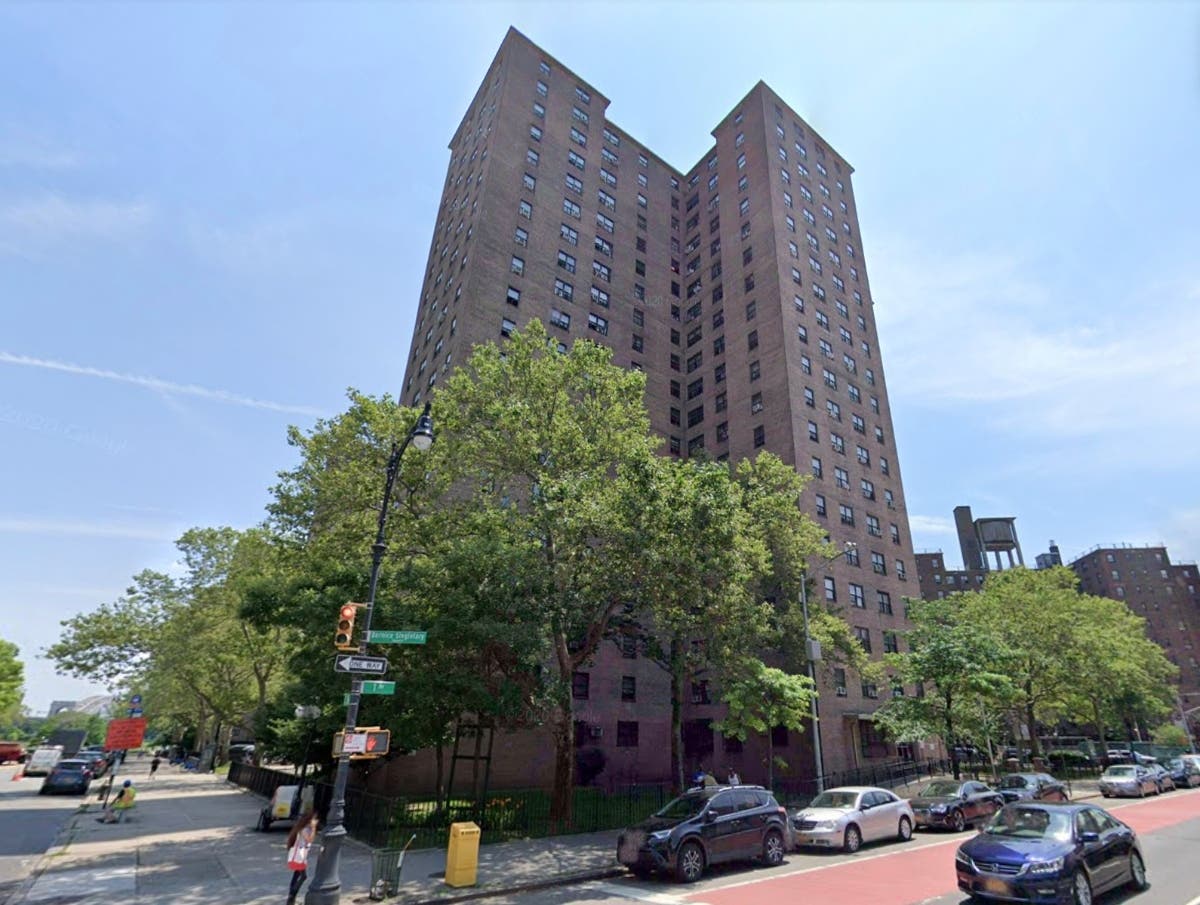 Around 11:05 a.m. on Sept. 19, police responded to a 911 call reporting a man shot inside 405 East 105th St., part of the Wilson Houses NYCHA complex.