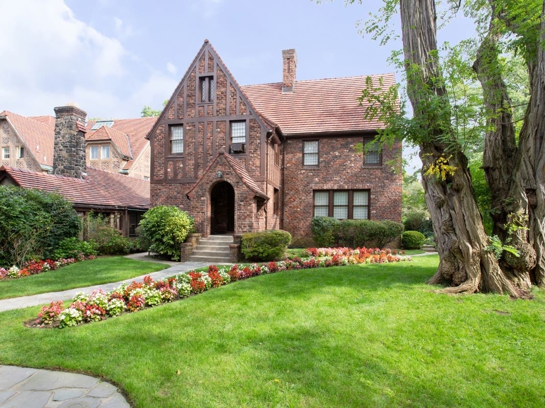 Forest Hills Home Designed By Famed Architect On Sale See Inside