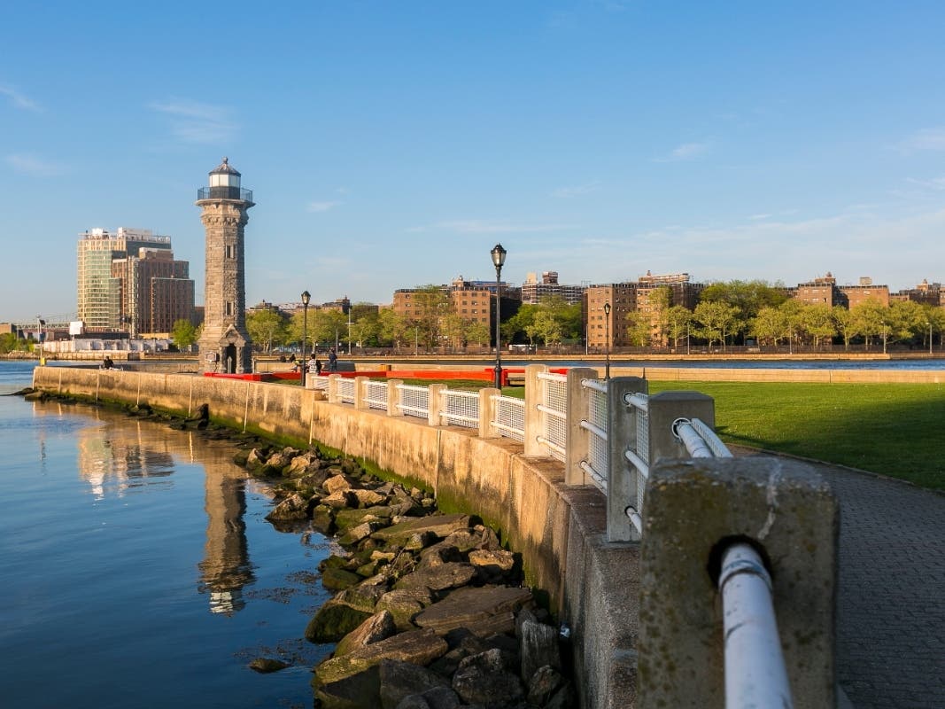 Roosevelt Island s Leaders Must Live There Under New State Bill 