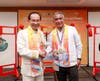 Dr. Hong, Tao-Tze and Prime Minister Briceño warmly interact during the bell-ringing ceremony.
