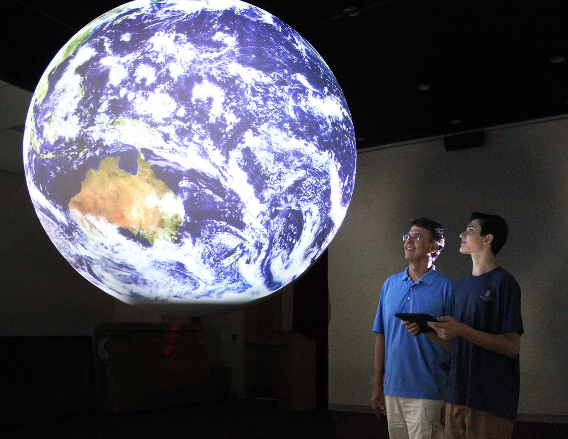 https://patch.com/img/cdn20/users/2359601/20170829/022740/styles/raw/public/processed_images/scienceonasphere-1504031196-8489.jpg