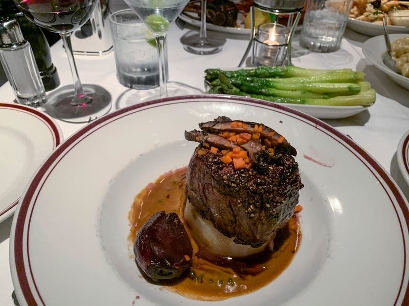  Restaurants in Atlanta are still accepting reservations for New Year's Eve.