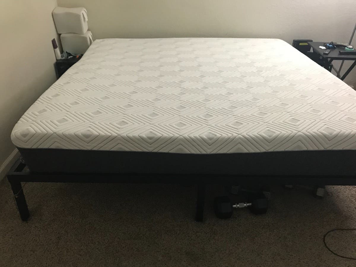 Sealy Medium 12' Hybrid King Mattress w/Base Walnut Creek, CA Patch