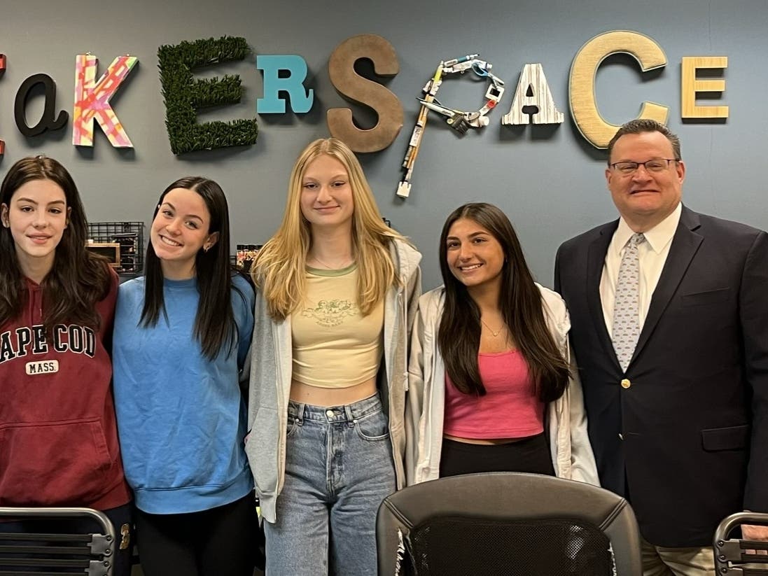Representative Brad Jones recently met with Lynnfield High School sophomores Livia Tare, Lilyana DeLeo, Sophie Bergeron and Katie Buonopane to discuss ways to improve access to mental health services for students in Massachusetts.