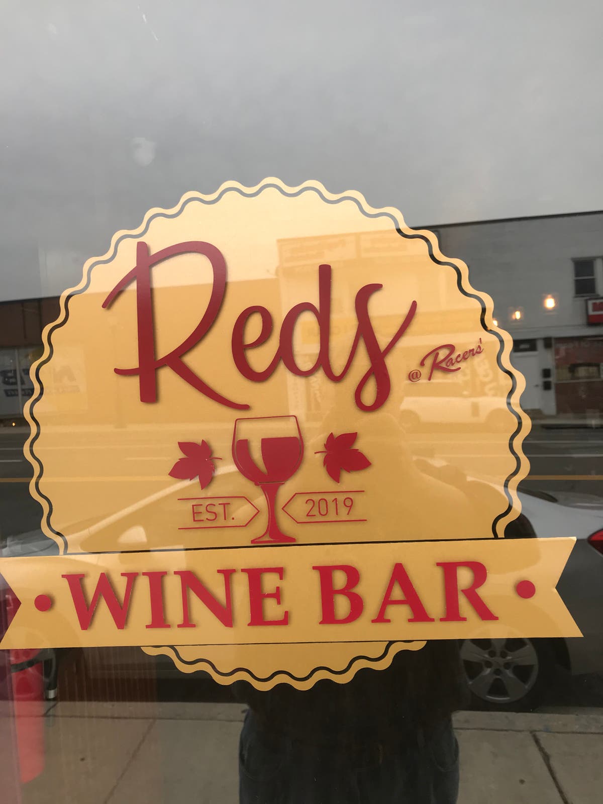 Reds Wine Bar & Racers Cafe