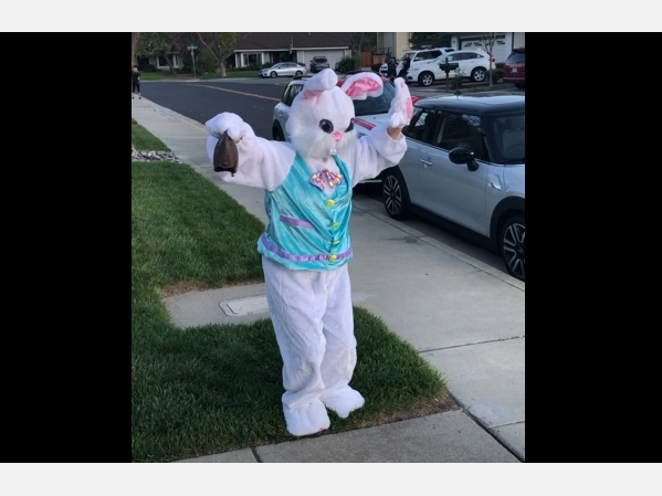 Heidi Kashyap leads an Easter rendition of the "Chime of Thanks."