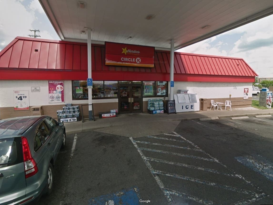 Stafford County Sheriff's deputies arrested a suspect Wednesday night in connection with an attempted carjacking at a Circle K convenience store.