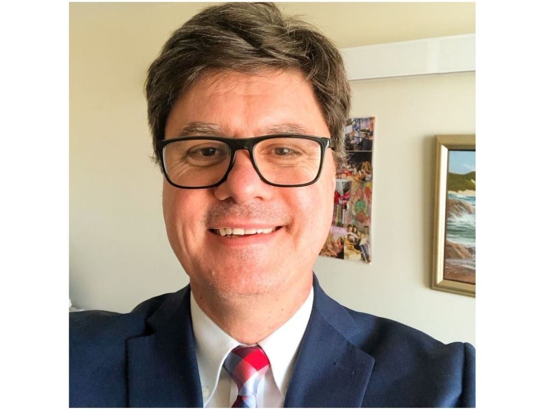 The Fredericksburg Area Metropolitan Planning Organization has named Ian Ollis, a former member of the South African parliament, as its new administrator.