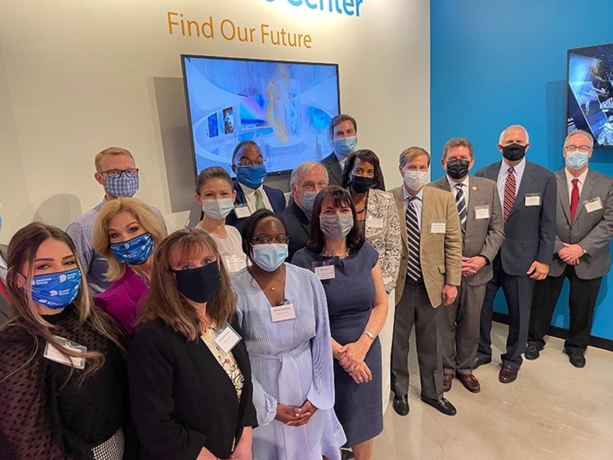 Local elected officials and Dominion Energy representatives gathered at the Children's Science Center Lab in Fair Oaks Mall Tuesday as Dominion donated a total of $1 million to the Northern Virginia Science Center Foundation.