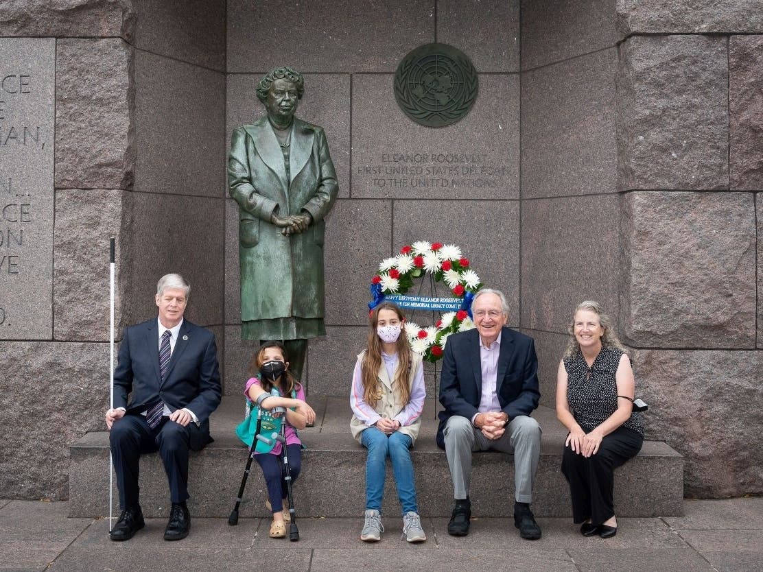 From left, Kirk Adams, president/CEO of the American Foundation for the Blind, Ari Paz Pasa, Girl Scout Troop 4720, Eva Lake, Girl Scout Troop 4720, former Sen. Tom Harkin and Mary Dolan, co-founder/executive director of the FDR Memorial Legacy Committee.