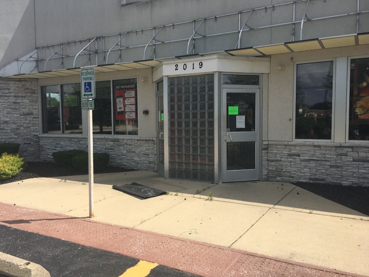 Steak 'n Shake, 2019 W. 75th St., is closed for good. The chain blamed its decision to close restaurants on the economic effects of pandemic rules. 