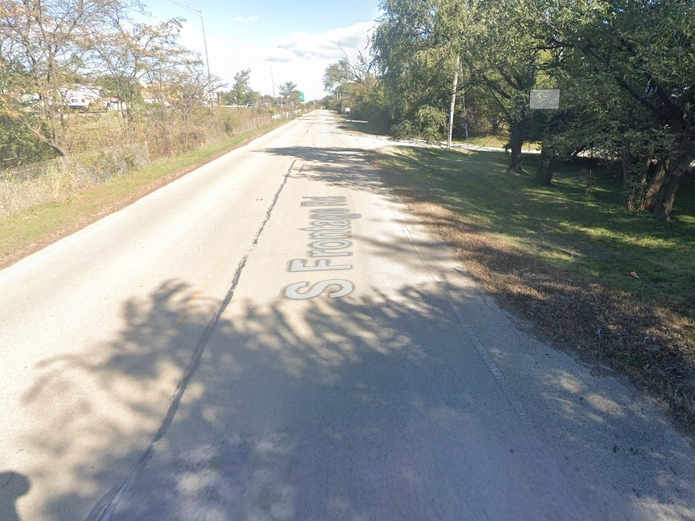 The proposed Sawmill Garden Sports Complex would be along this stretch of South Frontage Road. It is just outside Darien city limits and near Burr Ridge. 