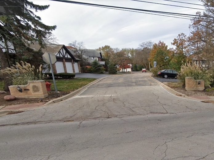 The Ridgewood Oaks homeowners association appears poised to enter into an agreement with the village for drainage improvements. 