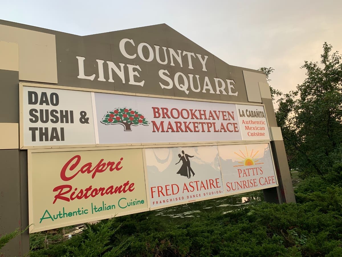 The Burr Ridge Village Board on Monday approved an overall plan for parking at County Line Square.