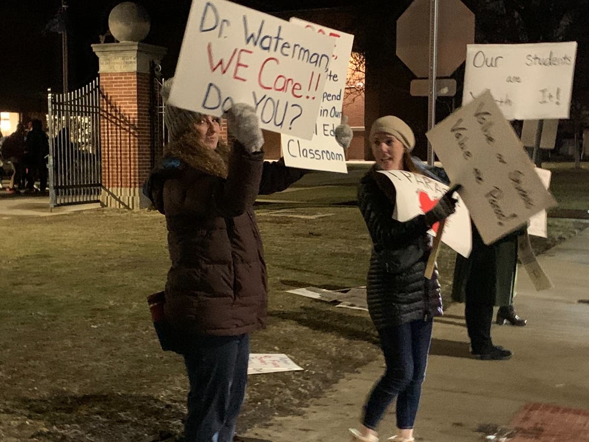 https://patch.com/img/cdn20/users/23697275/20220224/105404/styles/patch_image/public/lyons-township-high-school-teachers-aides1___24104949986.jpg