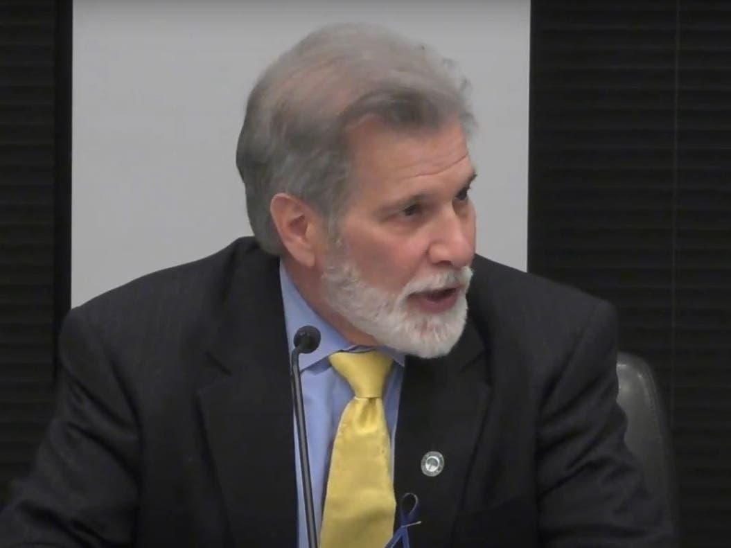 Elmhurst Mayor Scott Levin wore a blue shirt and yellow tie at Monday's City Council meeting. Those colors represent Ukraine's flag.
